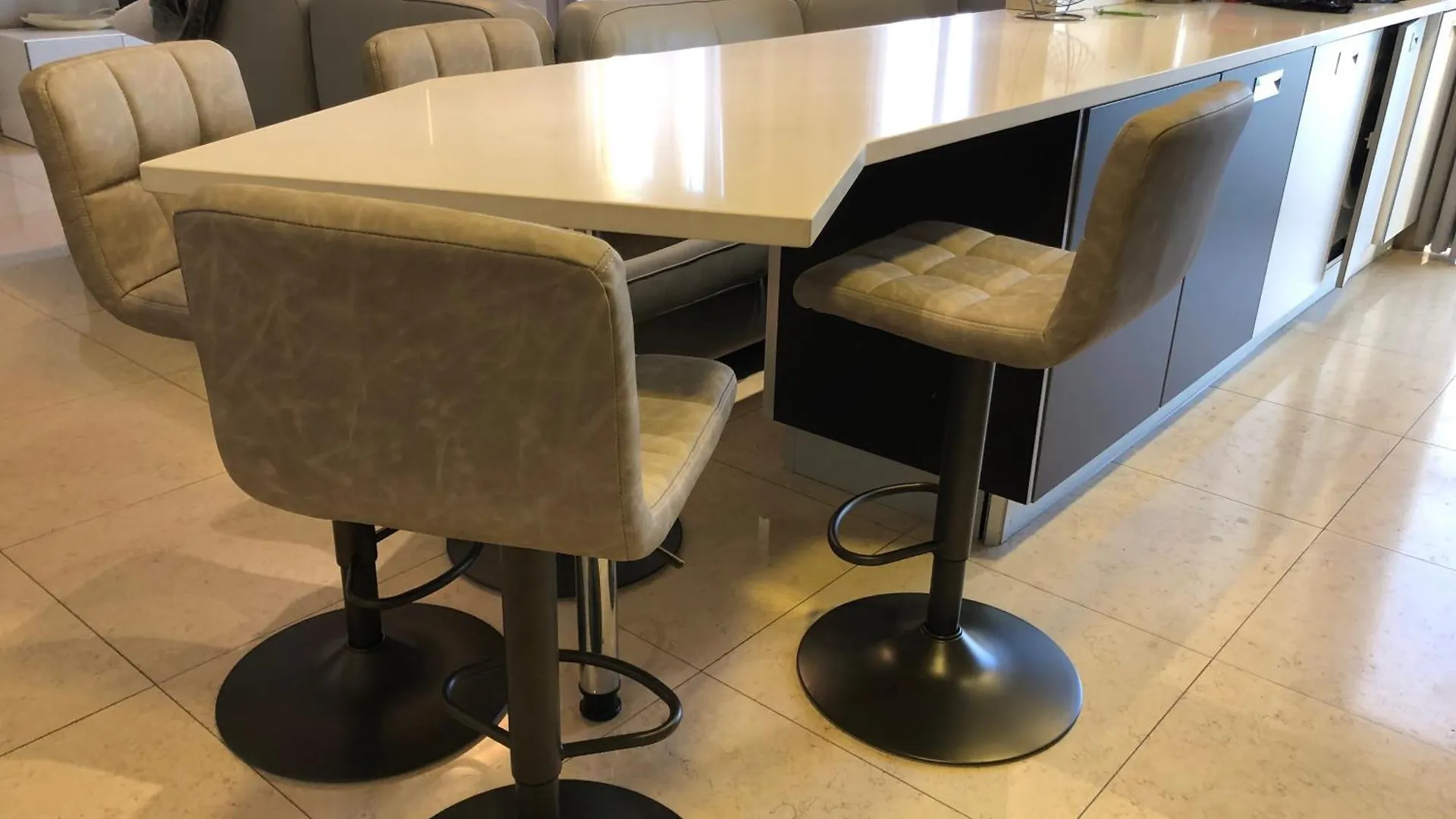 Forum Ocean View Apartment 푼샬 포르투갈
