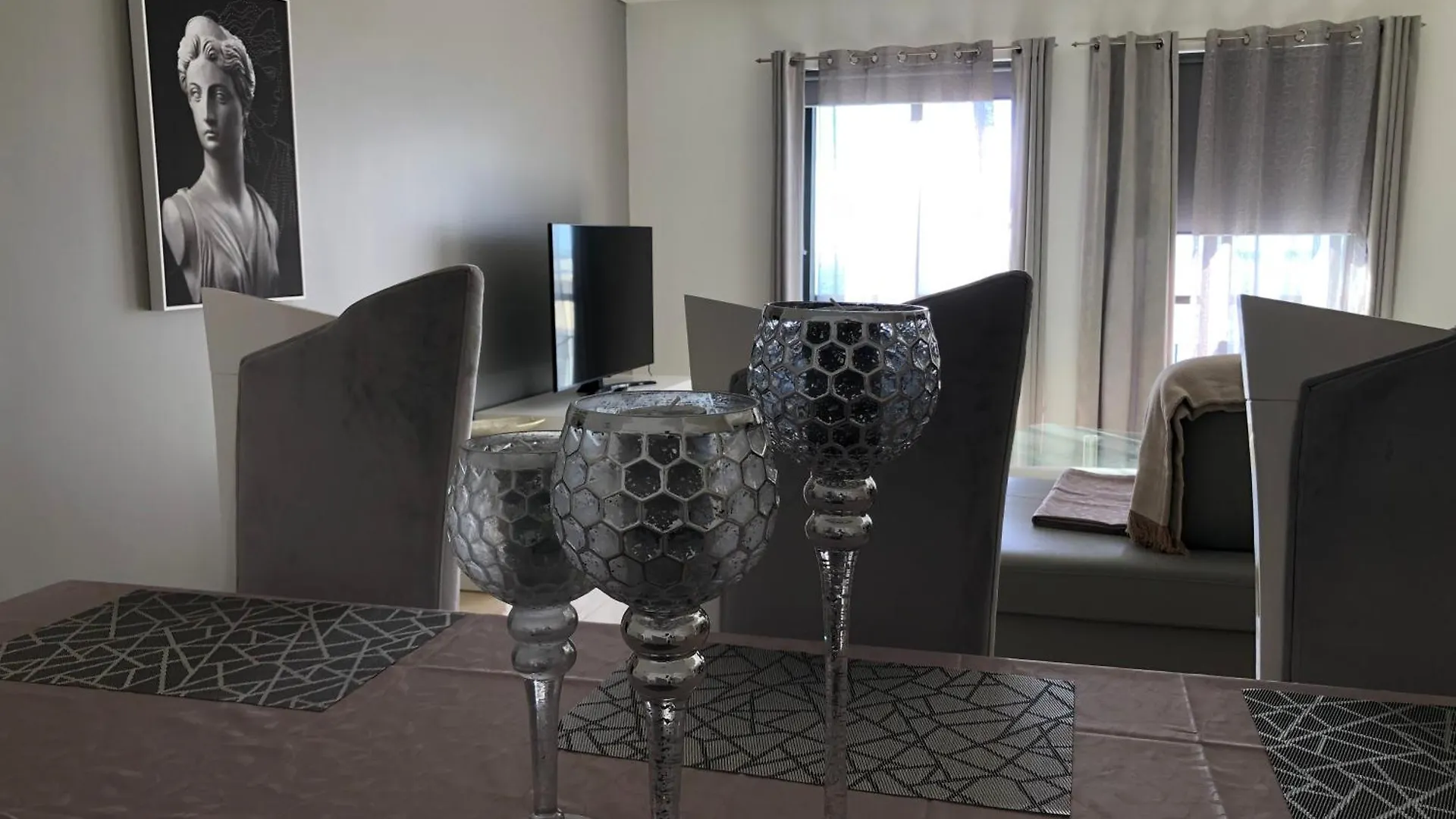 Forum Ocean View Apartment 푼샬 0*,  포르투갈