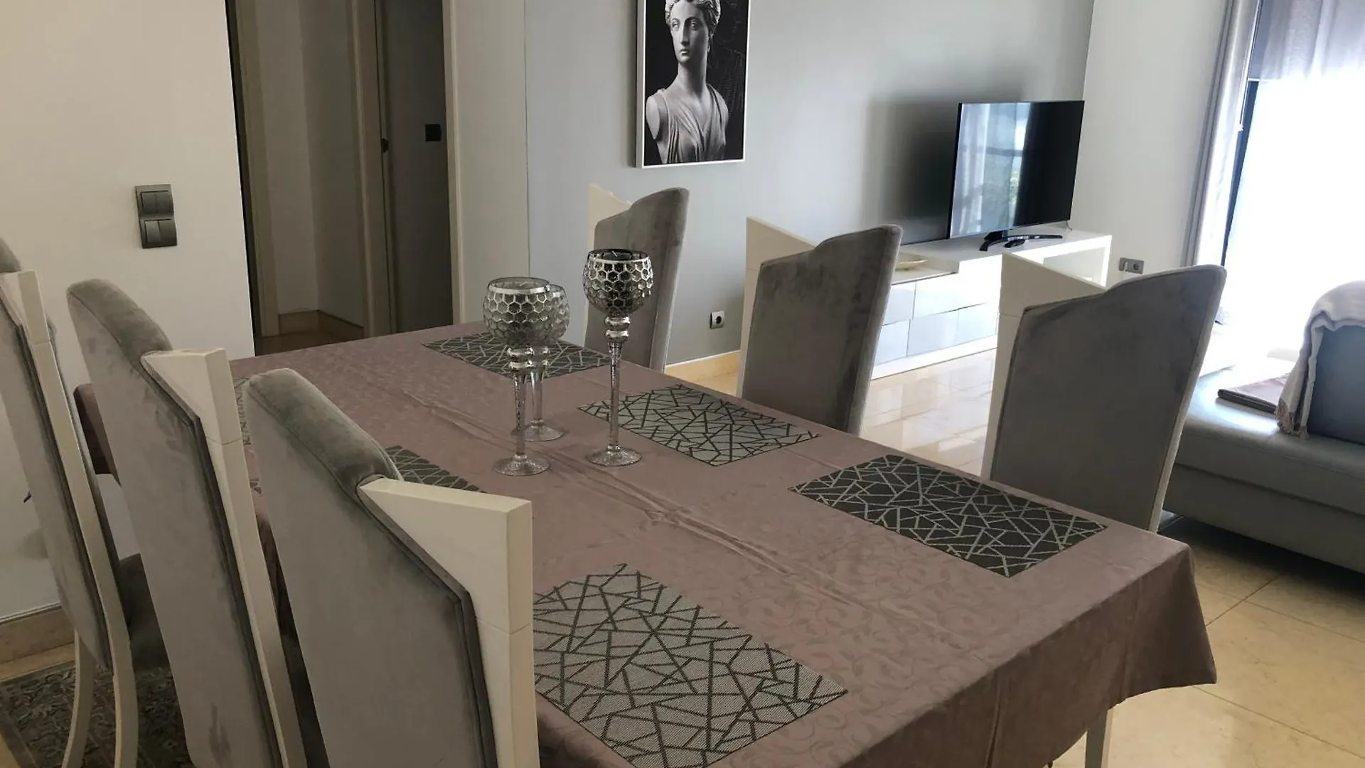 Forum Ocean View Apartment 푼샬