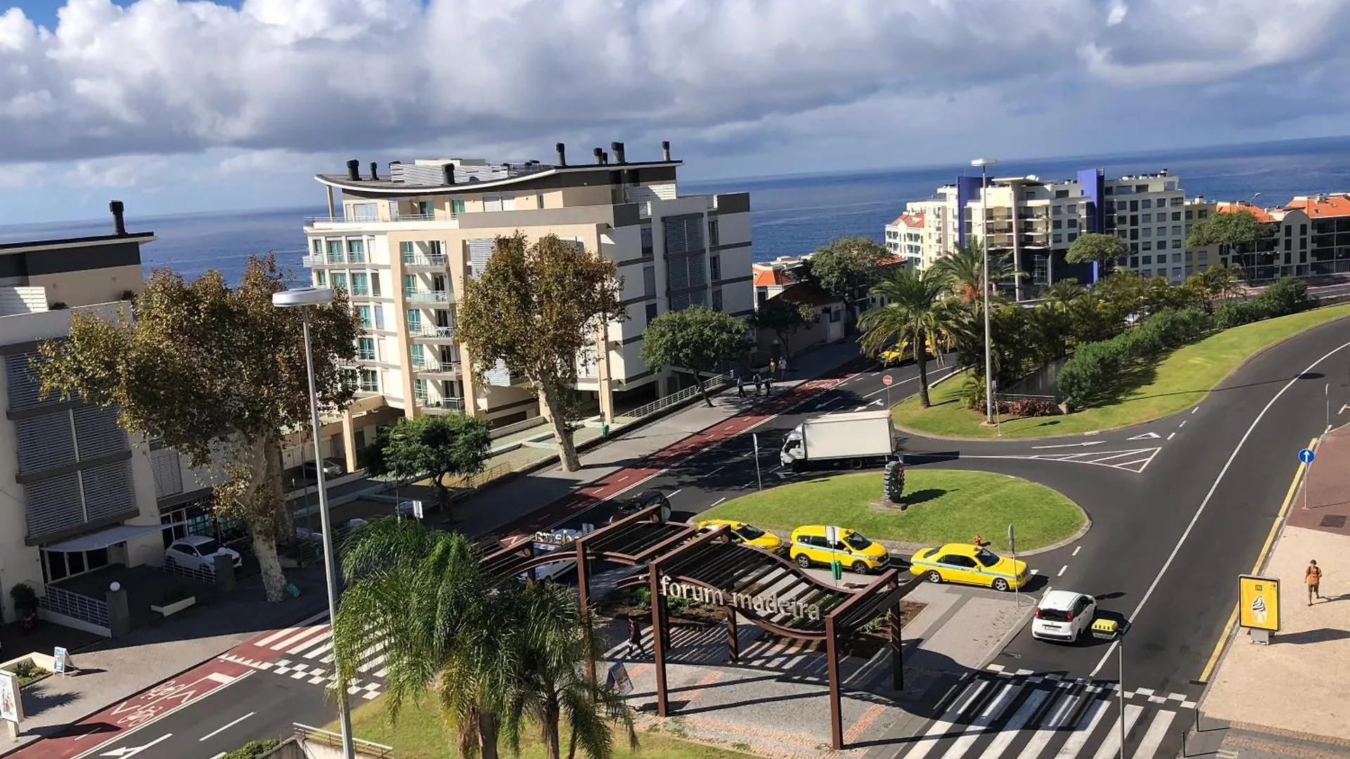 Forum Ocean View Apartment 푼샬