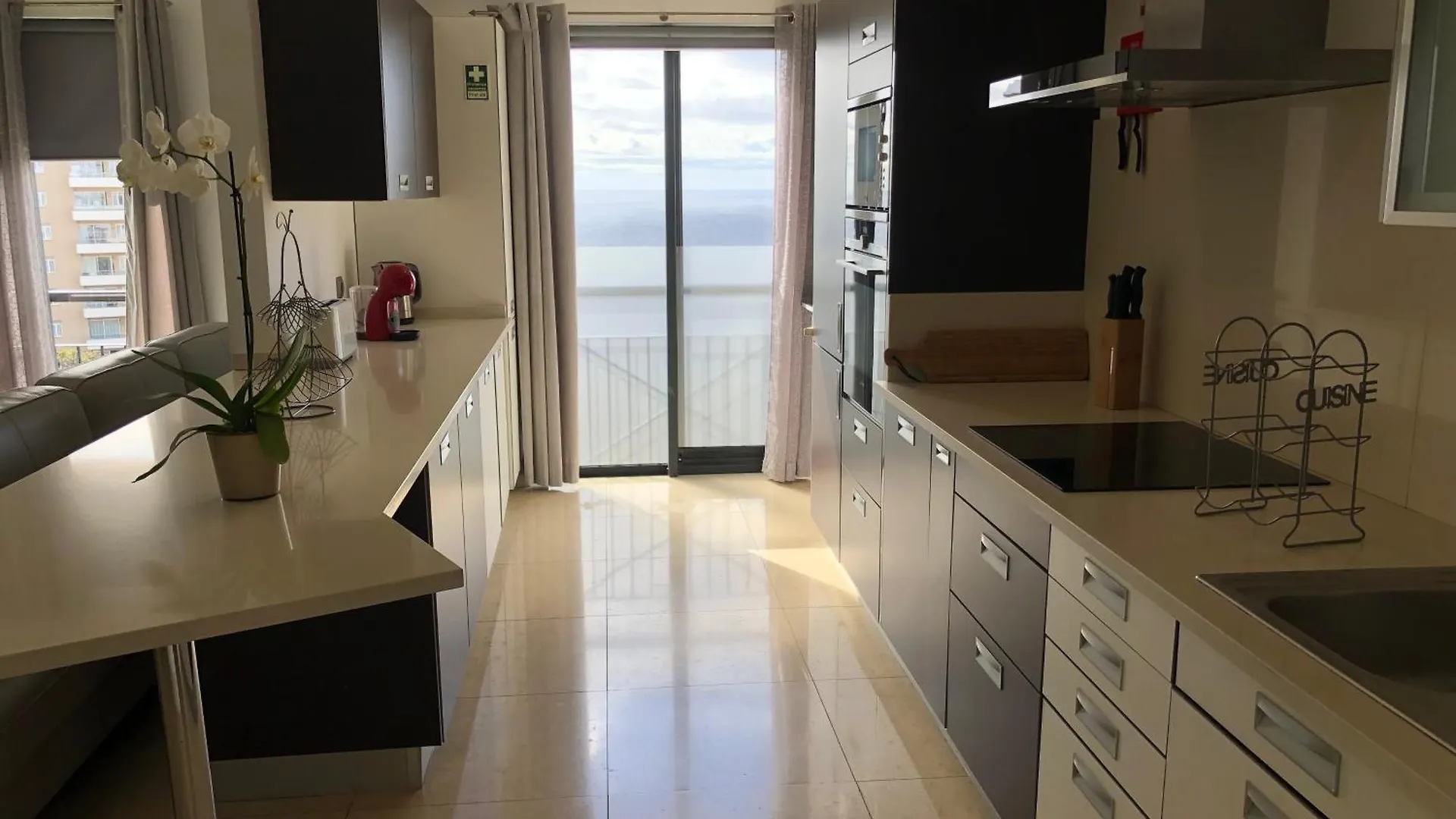 Forum Ocean View Apartment 푼샬