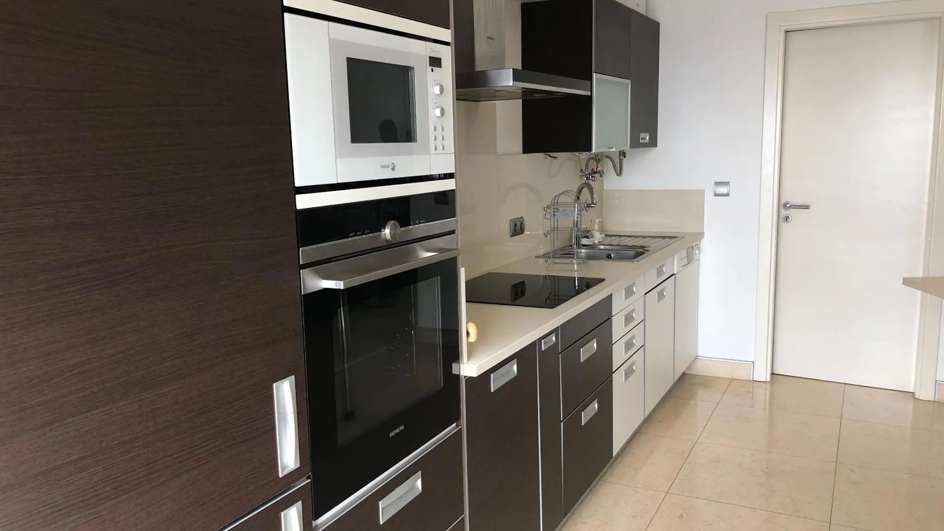 Forum Ocean View Apartment 푼샬