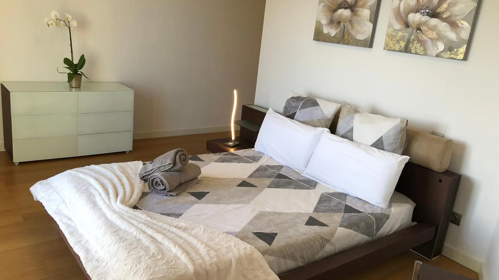 Forum Ocean View Apartment 푼샬
