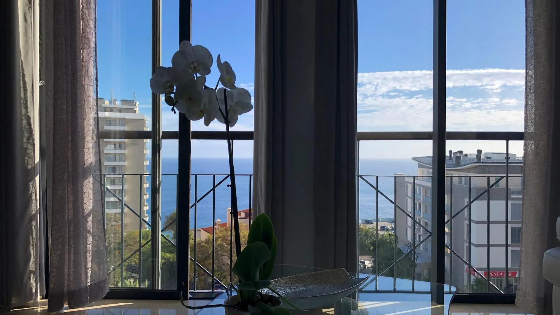 Forum Ocean View Apartment 푼샬