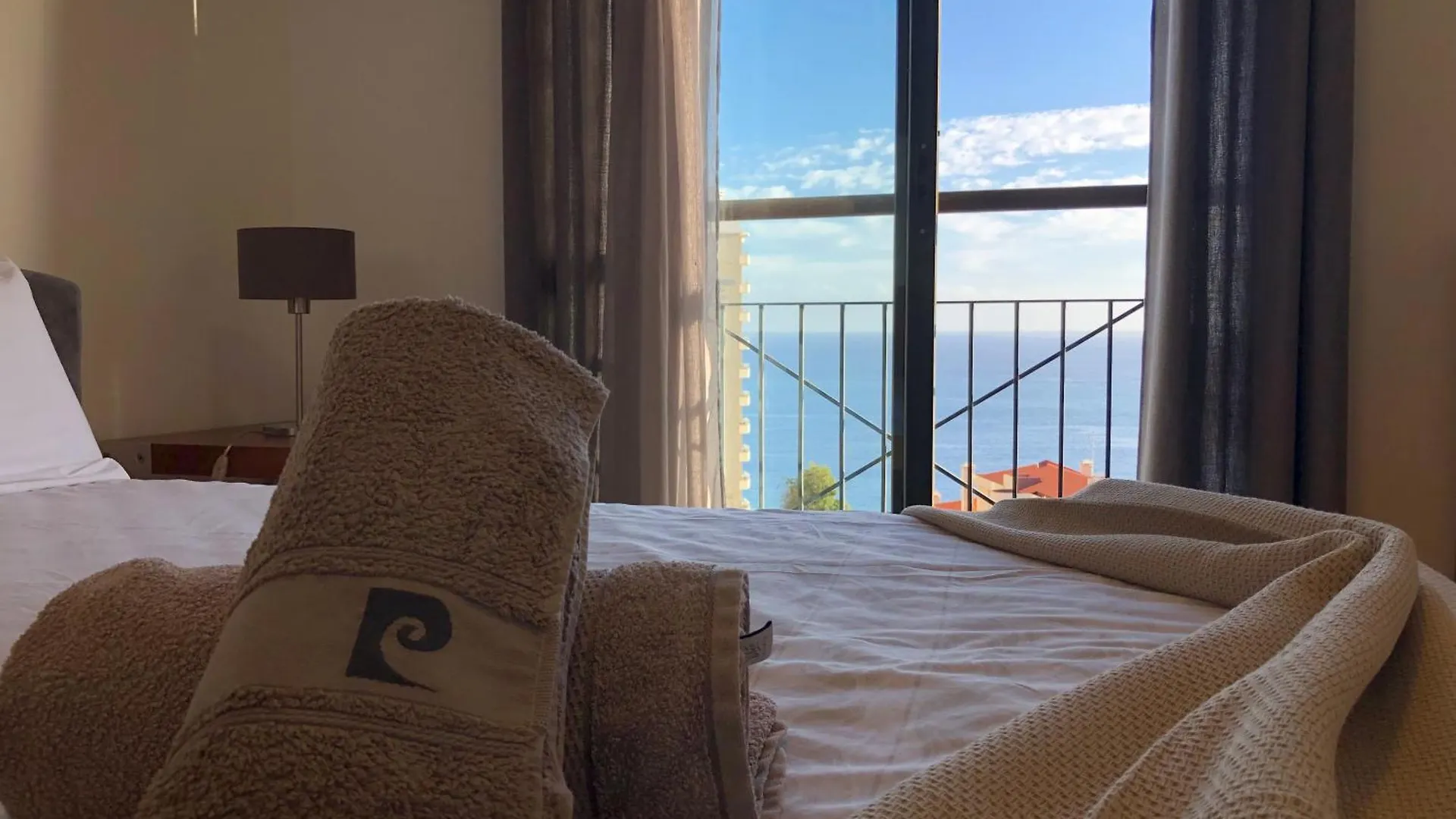 Forum Ocean View Apartment 푼샬